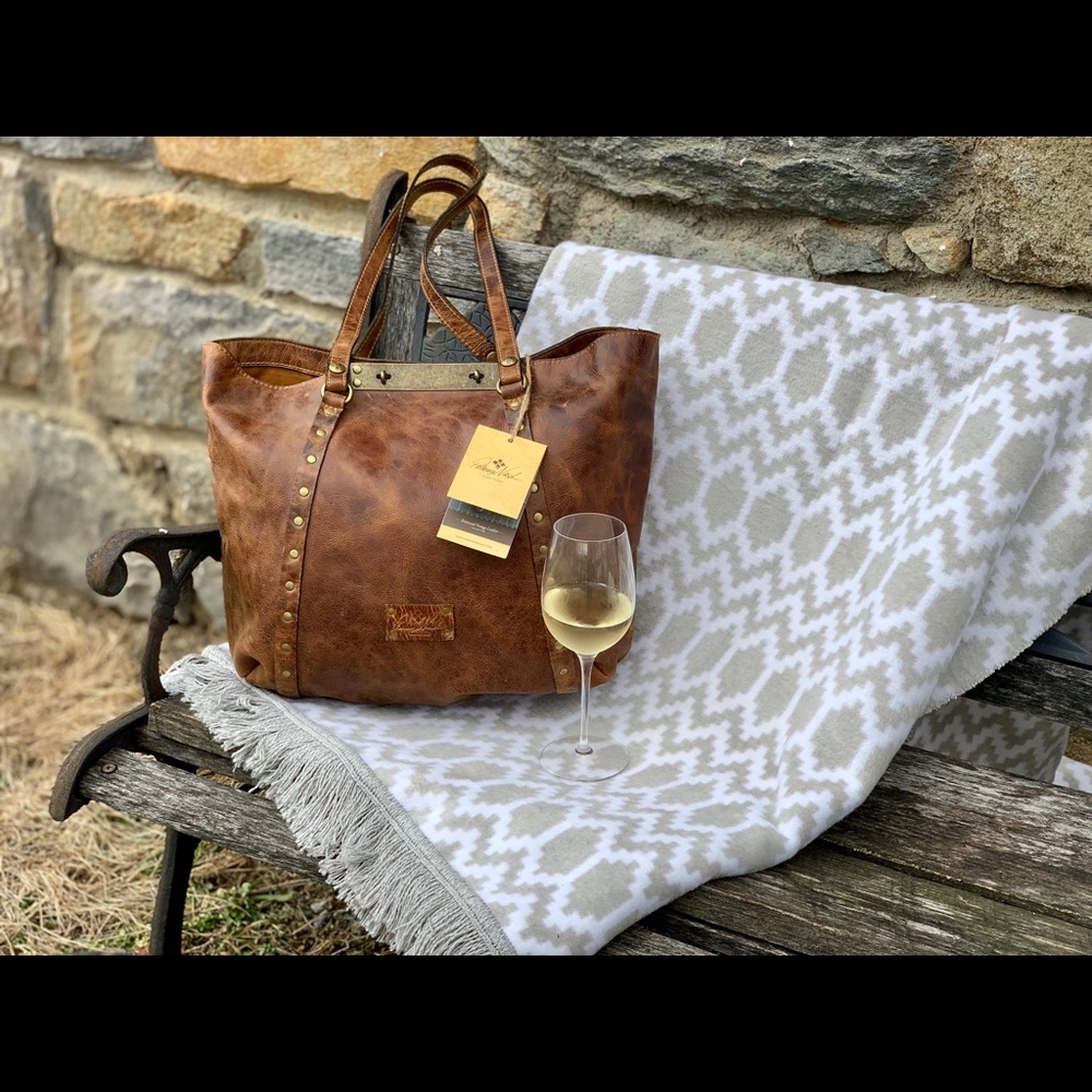 NWT Patricia Nash✈️ Travel Tote 👜